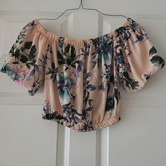 Forever 21 Tops - Forever 21 floral off shoulder crop top shirt